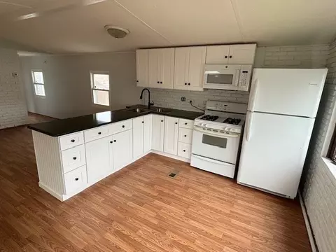 56 Dots Ln, Buzzards Bay, MA 02532 photo 5