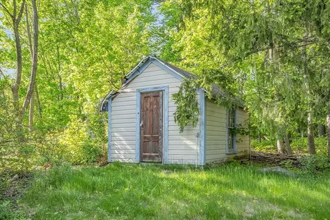 19 Howe St, Orange, MA 01364 photo 33