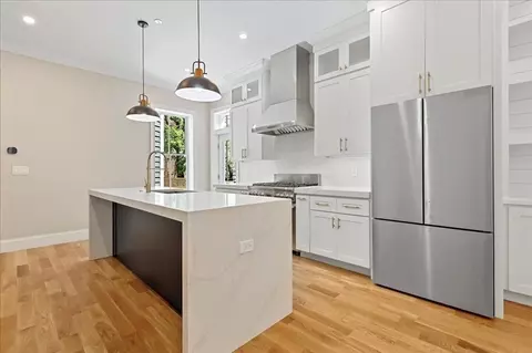 41 Mt Vernon St #1, Boston, MA 02114