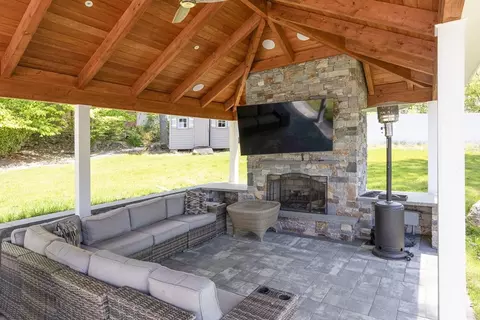 62 Stoughton Rd, Dedham, MA 02026