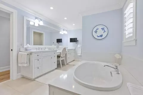 Bath - 25 Oakdale Path, Barnstable, MA 02655 photo 1 of 4