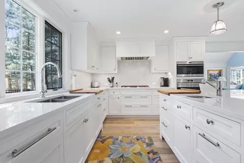 Kitchen - 25 Oakdale Path, Barnstable, MA 02655 photo 2 of 3