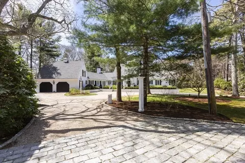 Exterior - 25 Oakdale Path, Barnstable, MA 02655 photo 2 of 11