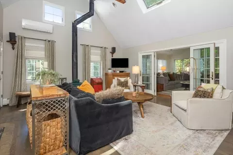 193 Newbridge St, Hingham, MA 02043 photo 4