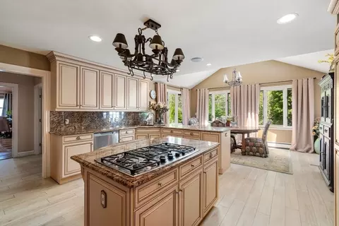 71 Cranberry Ln, Needham, MA 02492 photo 11