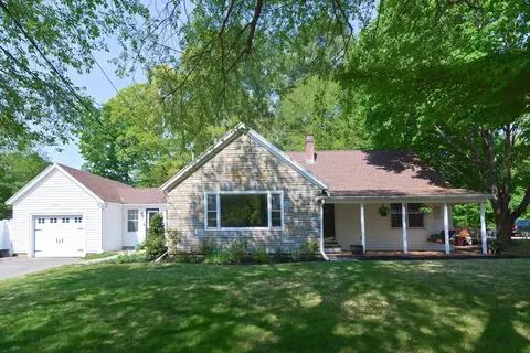 52 Scadding St, Taunton, MA 02780