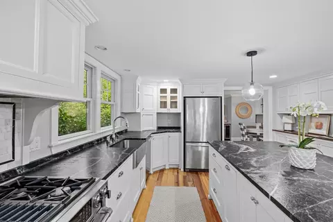 56 Elm St, Hingham, MA 02043 photo 4