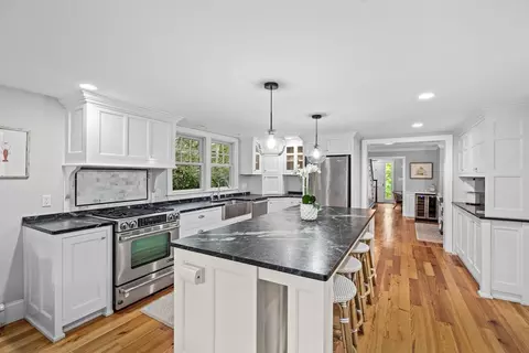 56 Elm St, Hingham, MA 02043 photo 5