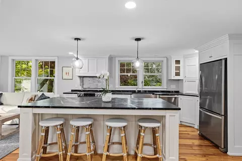 56 Elm St, Hingham, MA 02043 photo 3