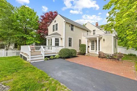 56 Elm St, Hingham, MA 02043 photo 2