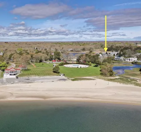 381 Ocean St #1, Hyannis, MA 02601 photo 2