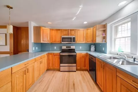 381 Ocean St #1, Hyannis, MA 02601 photo 9