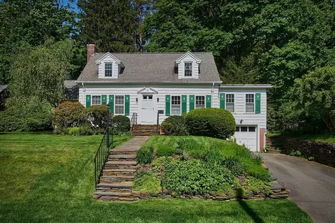 68 Blue Hills Rd, Amherst, MA 01002