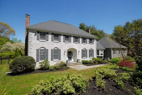 140 Mildred Cir, Concord, MA 01742