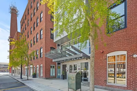 21 Wormwood St #619, Boston, MA 02210