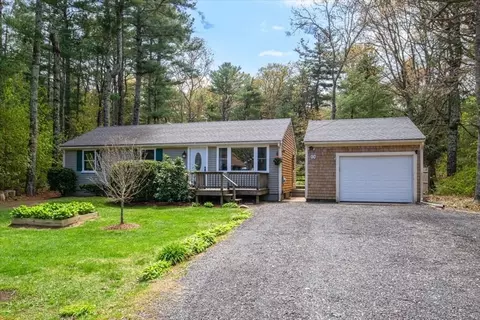 10 Thom Ave, Bourne, MA 02532