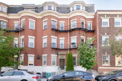 122 London St #4, Boston, MA 02128