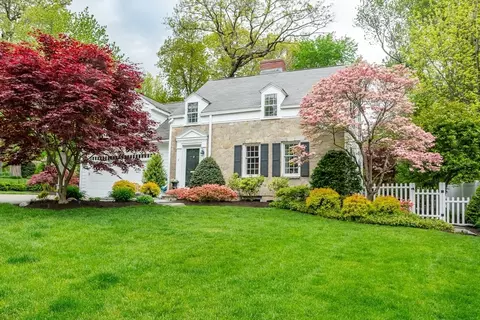 4 Carver Rd, Wellesley, MA 02481