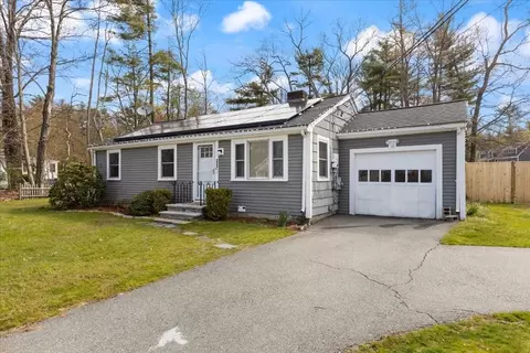 462 Franklin St, Whitman, MA 02382