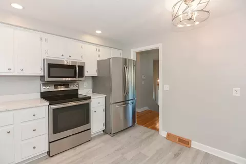 13 Doyle Cir, Framingham, MA 01701 photo 10