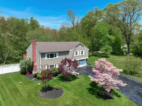13 Doyle Cir, Framingham, MA 01701