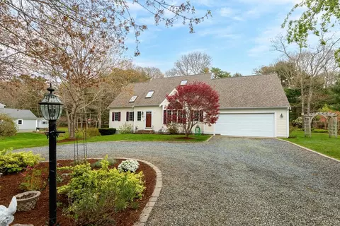 54 Roosevelt Rd, Barnstable, MA 02635