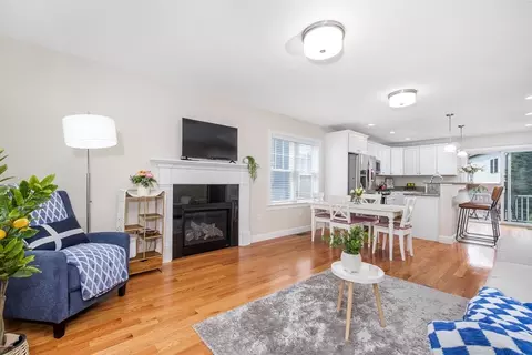 1 Commodore Way #1, Westford, MA 01886