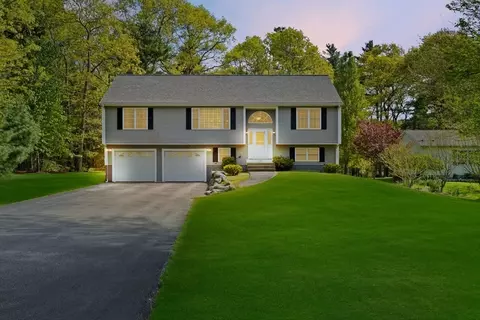 292 Plain St, Taunton, MA 02780