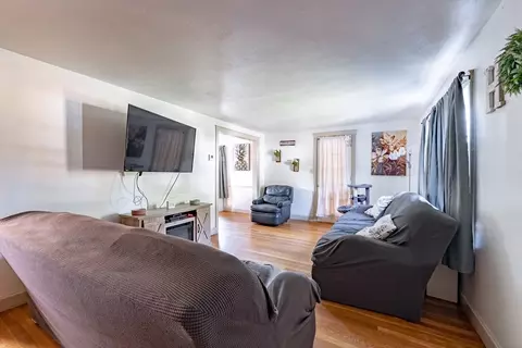 204 Roosevelt Ave, Springfield, MA 01118 photo 3