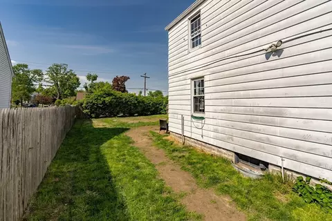 204 Roosevelt Ave, Springfield, MA 01118 photo 17