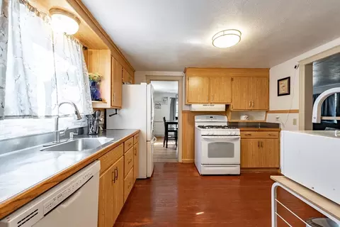 204 Roosevelt Ave, Springfield, MA 01118 photo 8