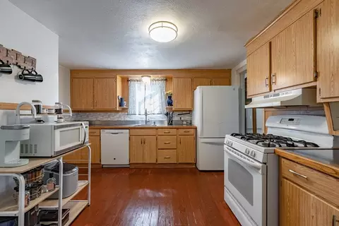 204 Roosevelt Ave, Springfield, MA 01118 photo 9