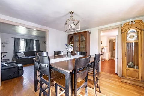 204 Roosevelt Ave, Springfield, MA 01118 photo 5
