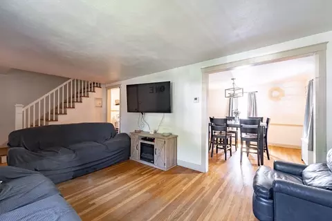 204 Roosevelt Ave, Springfield, MA 01118 photo 4