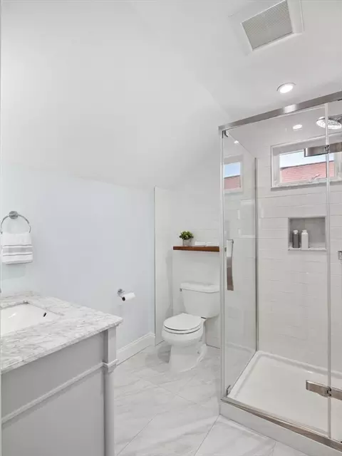 Bath - 30 Baker Rd, Everett, MA 02149 photo 4 of 4