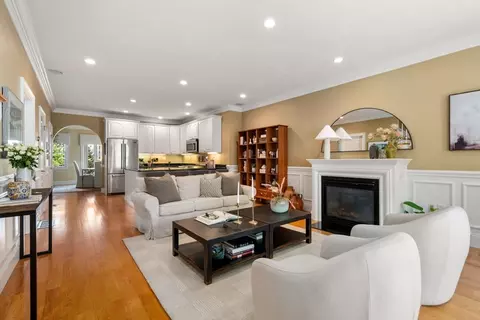 115 W Third St, Boston, MA 02127