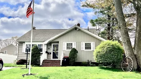 48 Edward St, Brockton, MA 02302