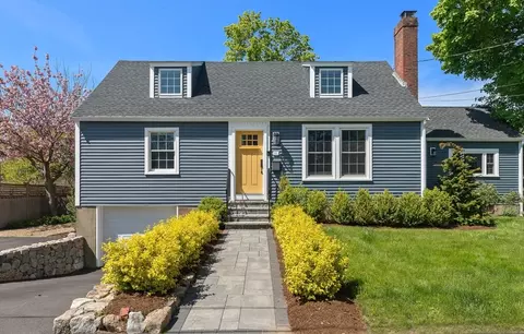 22 Oceanside Dr, Beverly, MA 01915