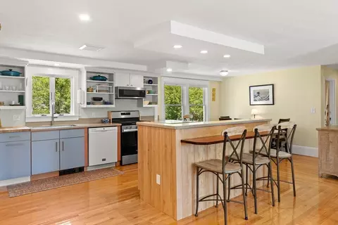 17 Amherst Rd, Beverly, MA 01915 photo 4