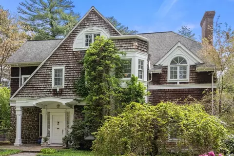87 Church St, Weston, MA 02493