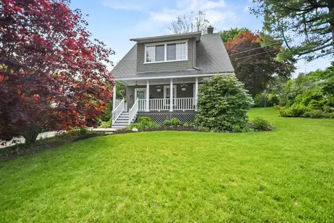 25 Holman St, Shrewsbury, MA 01545