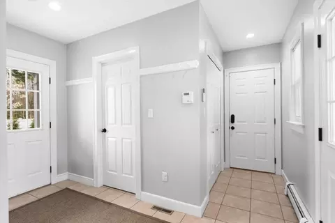 Entry Way - 88 Jedediahs Path, Marshfield, MA 02050 photo 4 of 5