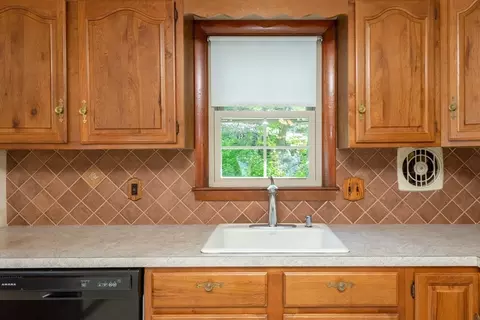 111 E Park Ave, Lynn, MA 01902 photo 4