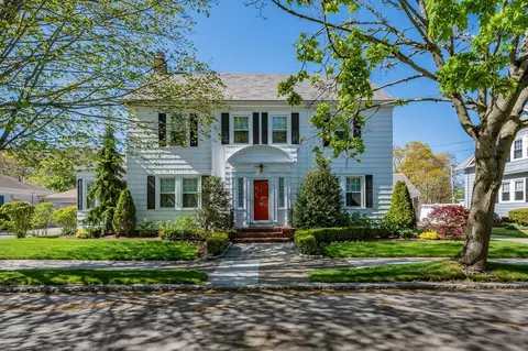 133 Plymouth St, New Bedford, MA 02740