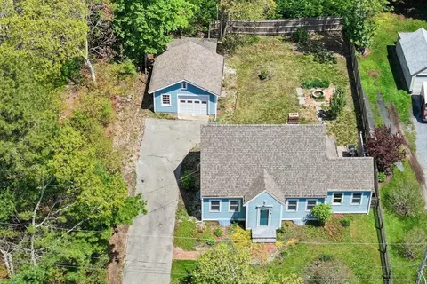 Exterior - 20 Crocker St, Barnstable, MA 02632 photo 2 of 11