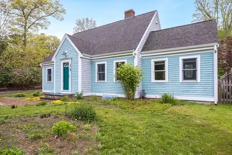 Exterior - 20 Crocker St, Barnstable, MA 02632 photo 4 of 11