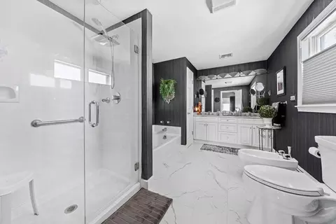 Bath - 166 Samoset Ave, Hull, MA 02045 photo 2 of 4