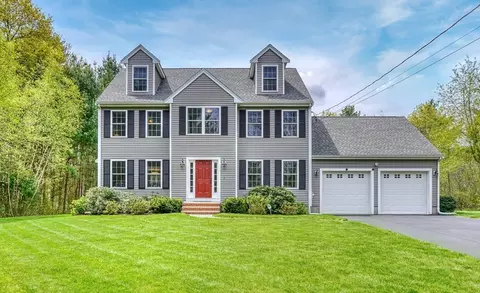 75 N High St, Foxboro, MA 02035