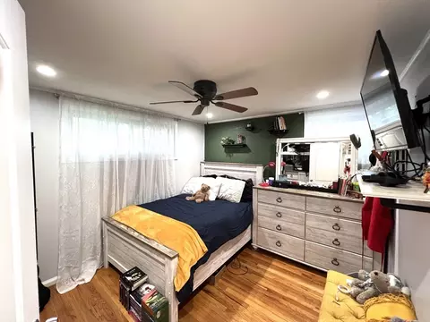 Bedroom - 18 Shirley Rd, Springfield, MA 01109 photo 1 of 6