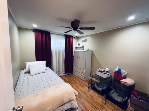 Bedroom - 18 Shirley Rd, Springfield, MA 01109 photo 3 of 6